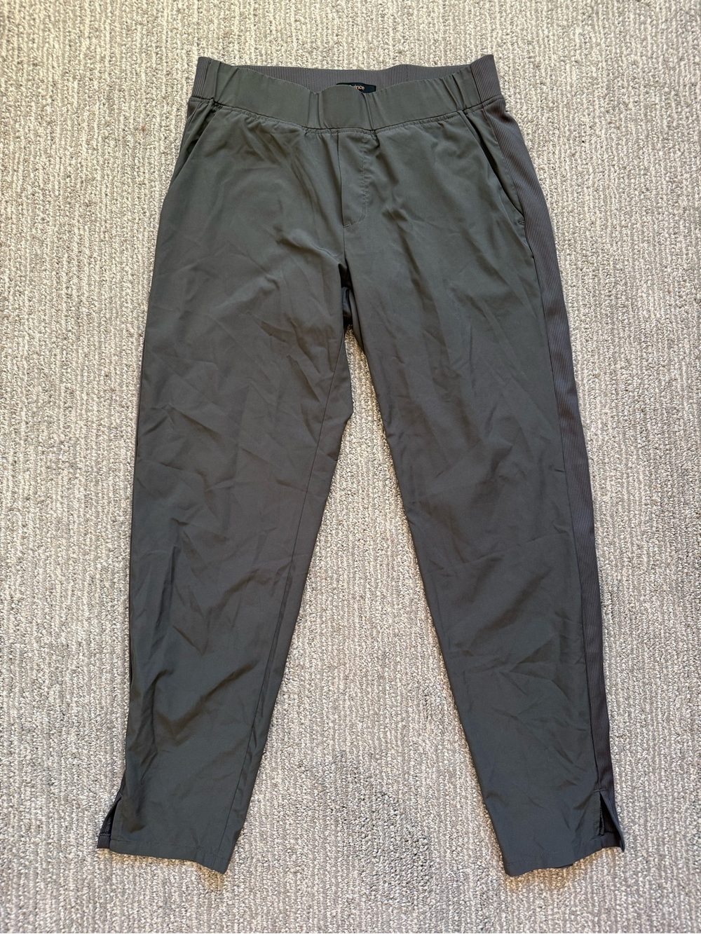 Quince Stretch Travel Pants Women’s Small Gray Pull-On Tapered Ankle Performance